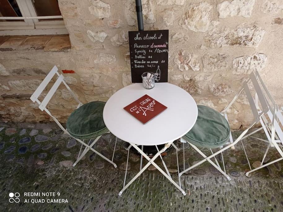 Chambre Atypique Dans Cafe Healthy Saint-Paul-de-Vence Dış mekan fotoğraf